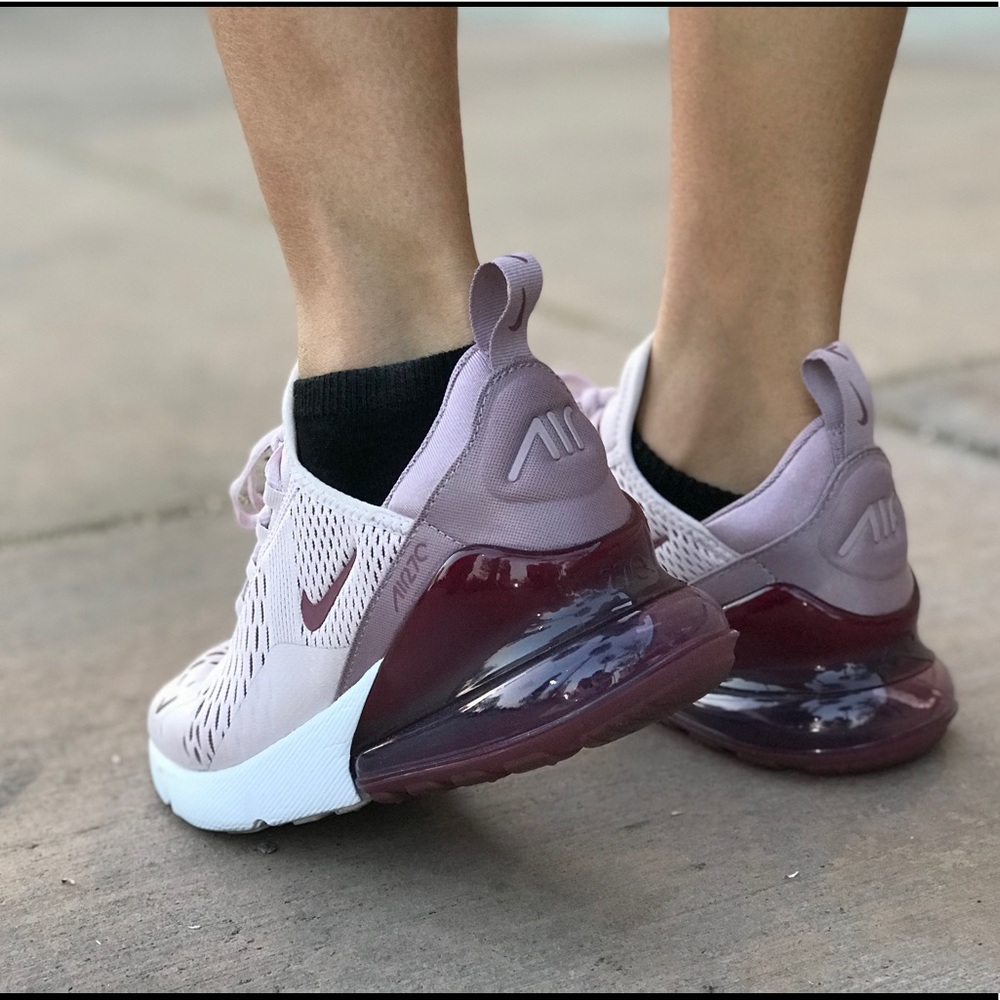 Nike MAX270